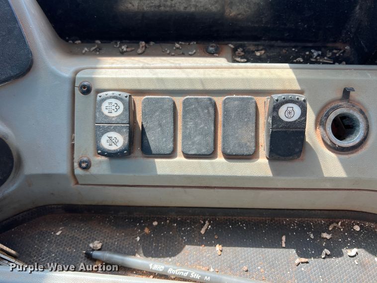 image for item DN4638 2016 Caterpillar 826K  landfill compactor