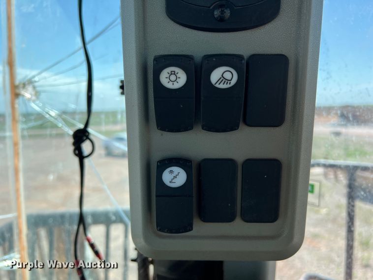 image for item DN4638 2016 Caterpillar 826K  landfill compactor