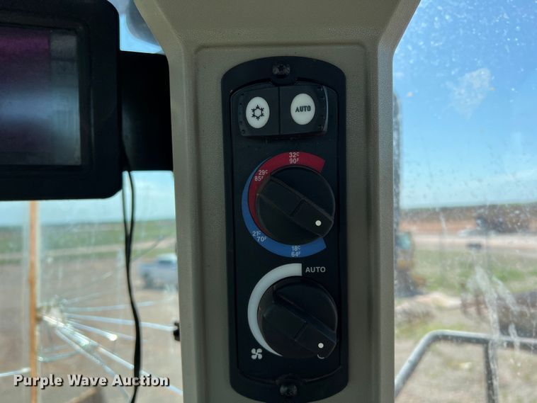 image for item DN4638 2016 Caterpillar 826K  landfill compactor