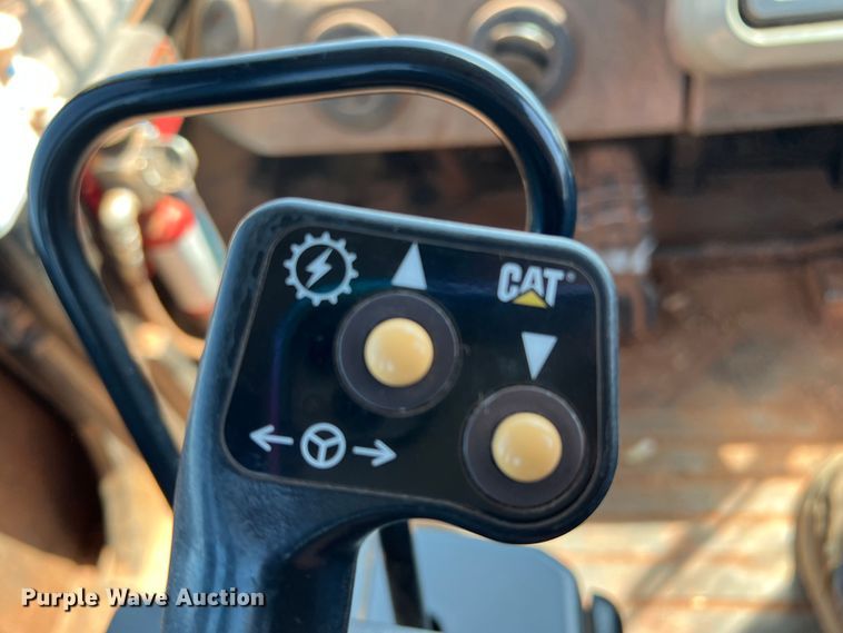 image for item DN4638 2016 Caterpillar 826K  landfill compactor