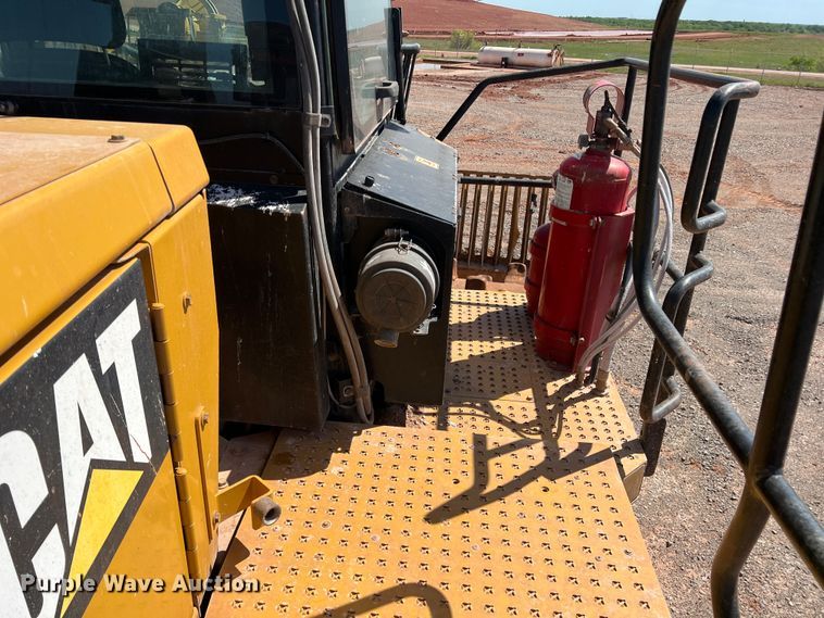 image for item DN4638 2016 Caterpillar 826K  landfill compactor