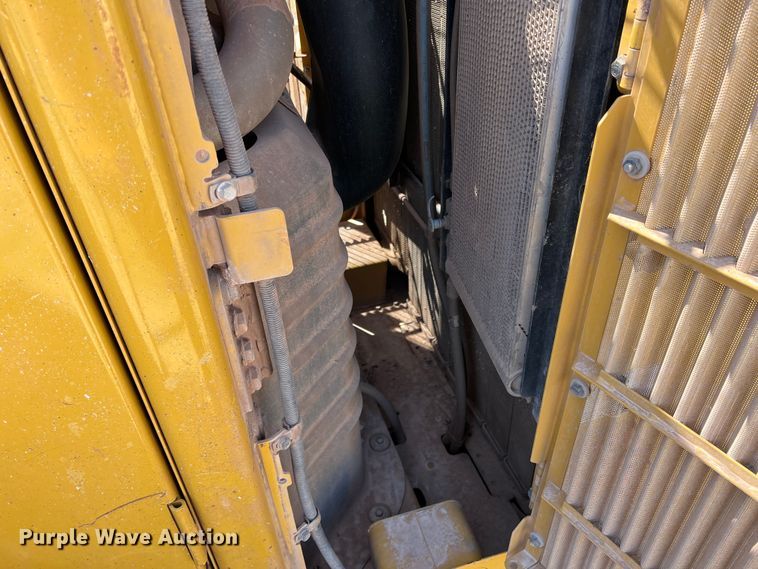 image for item DN4638 2016 Caterpillar 826K  landfill compactor