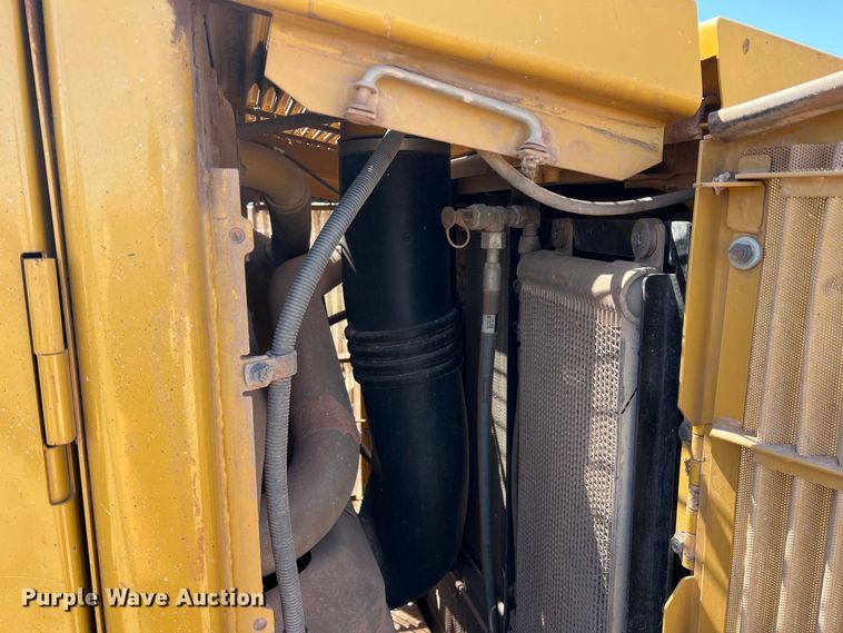 image for item DN4638 2016 Caterpillar 826K  landfill compactor