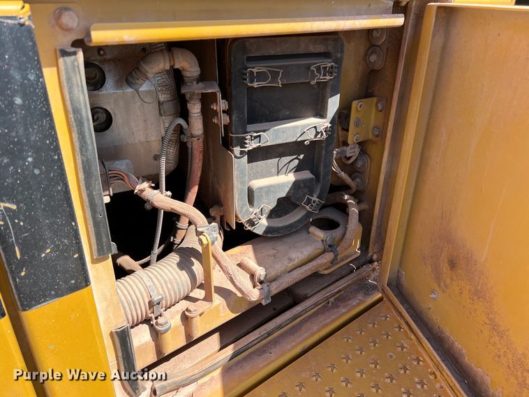 image for item DN4638 2016 Caterpillar 826K  landfill compactor