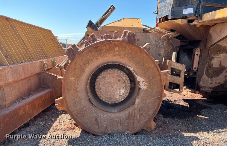 image for item DN4638 2016 Caterpillar 826K  landfill compactor