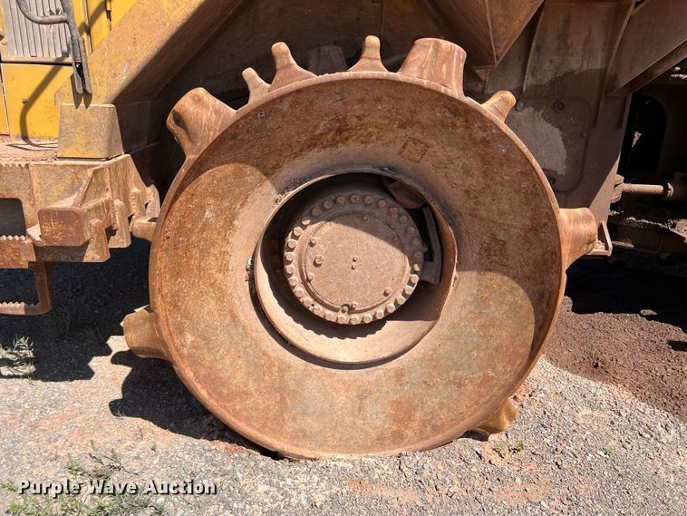 image for item DN4638 2016 Caterpillar 826K  landfill compactor