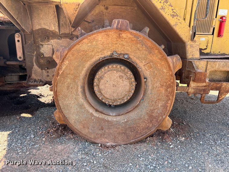 image for item DN4638 2016 Caterpillar 826K  landfill compactor