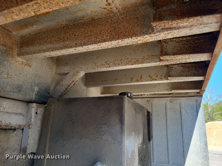 image for item DO3649 1996 Chevrolet Kodiak  dump truck