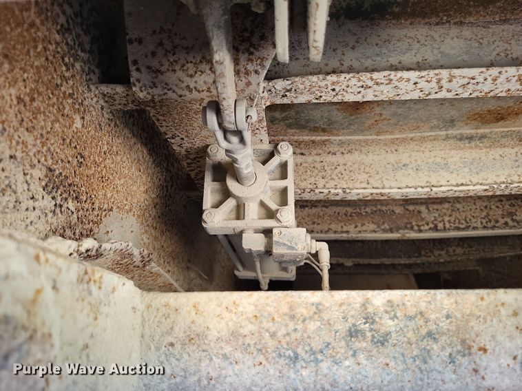 image for item DO3649 1996 Chevrolet Kodiak  dump truck