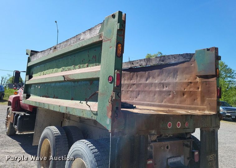 image for item DO3649 1996 Chevrolet Kodiak  dump truck