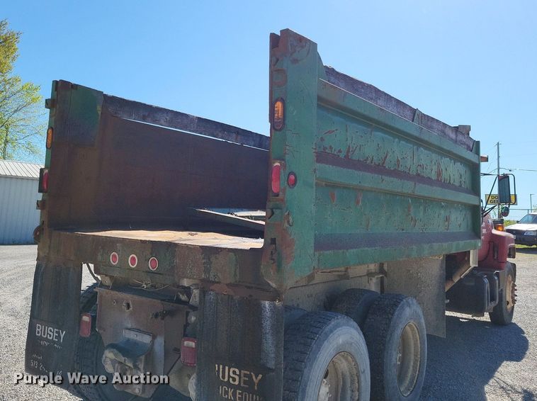 image for item DO3649 1996 Chevrolet Kodiak  dump truck