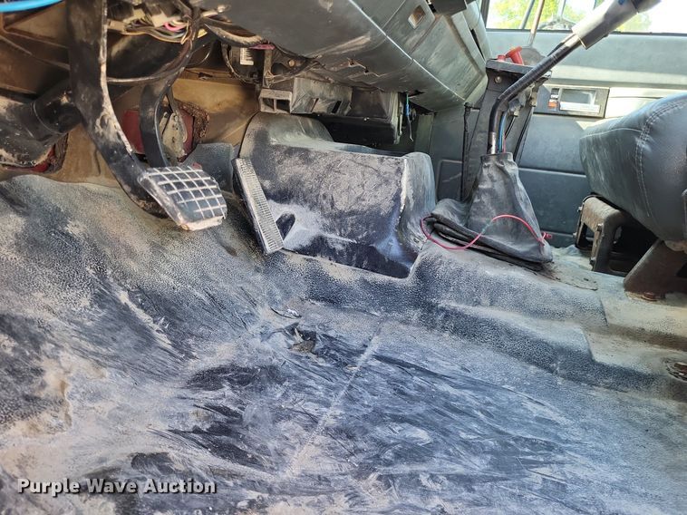 image for item DO3649 1996 Chevrolet Kodiak  dump truck