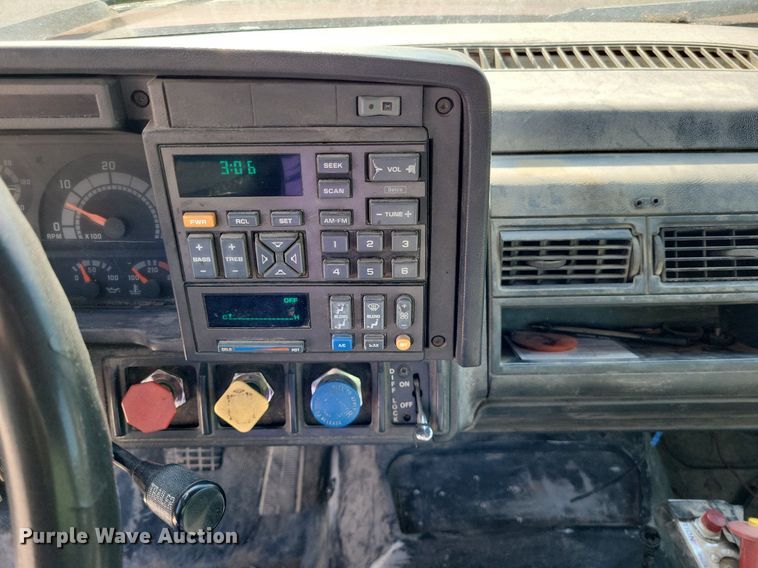 image for item DO3649 1996 Chevrolet Kodiak  dump truck