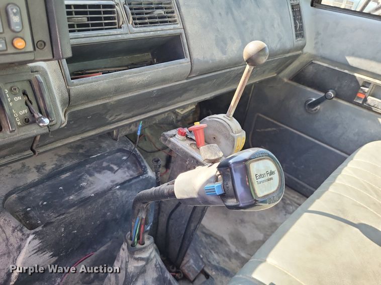 image for item DO3649 1996 Chevrolet Kodiak  dump truck