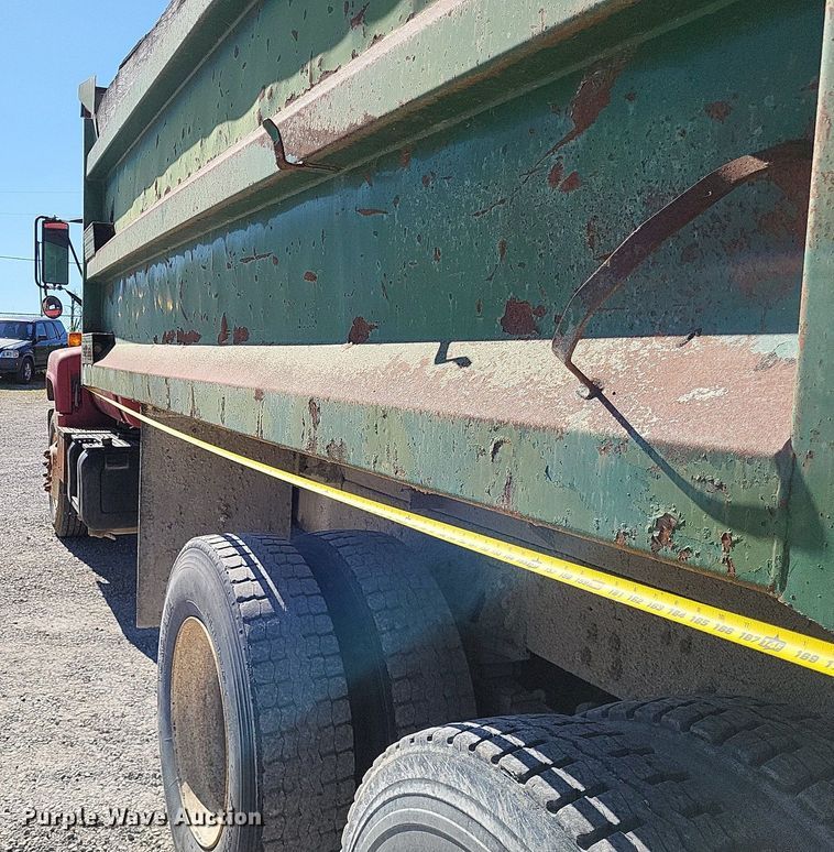 image for item DO3649 1996 Chevrolet Kodiak  dump truck