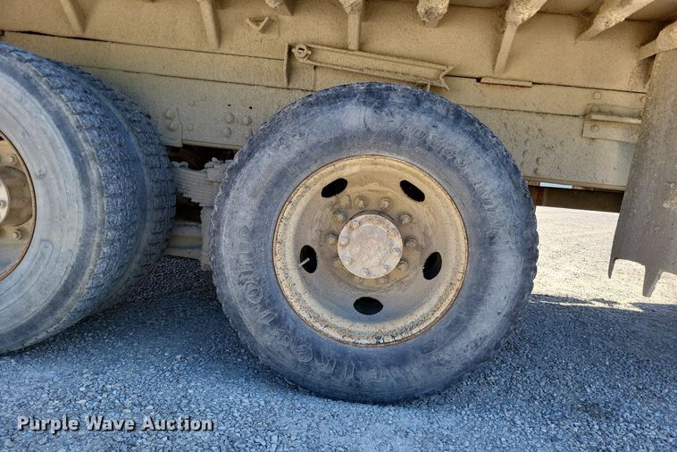 image for item DO3649 1996 Chevrolet Kodiak  dump truck