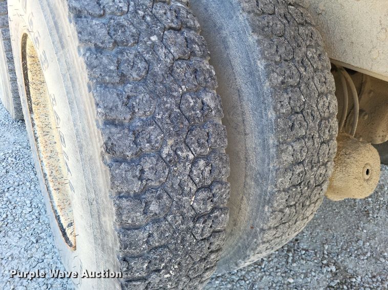 image for item DO3649 1996 Chevrolet Kodiak  dump truck