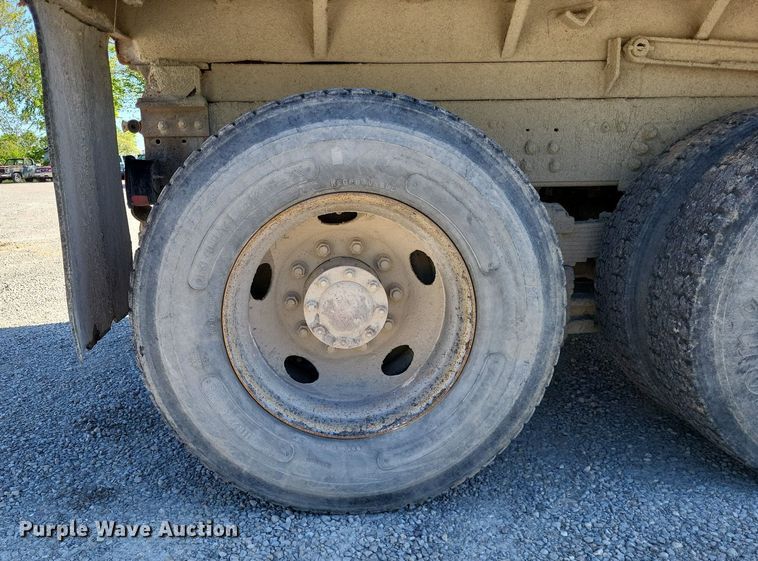 image for item DO3649 1996 Chevrolet Kodiak  dump truck