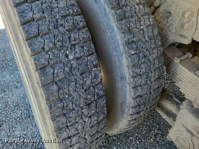 image for item DO3649 1996 Chevrolet Kodiak  dump truck