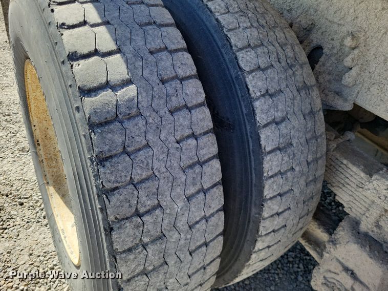 image for item DO3649 1996 Chevrolet Kodiak  dump truck