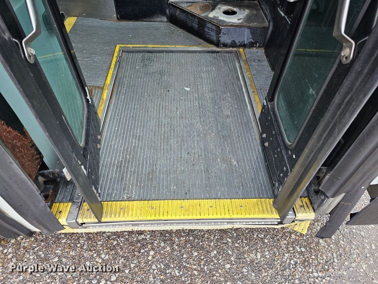 image for item DO4216 2006 Gillig G29B102N4  transit bus