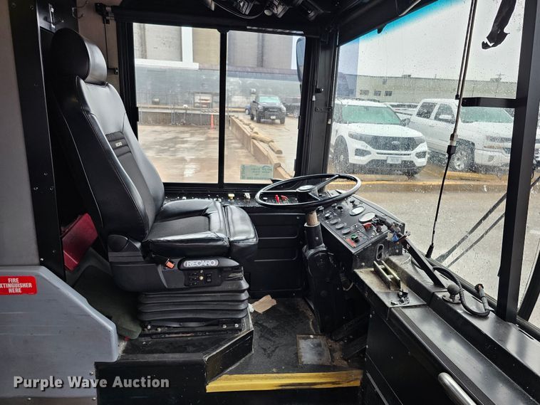 image for item DO4216 2006 Gillig G29B102N4  transit bus