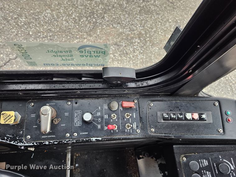 image for item DO4216 2006 Gillig G29B102N4  transit bus