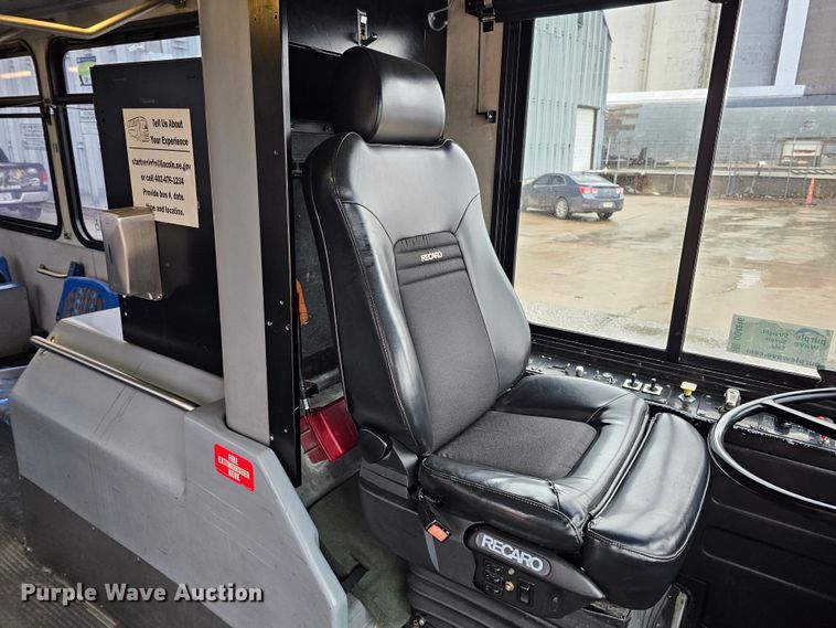 image for item DO4216 2006 Gillig G29B102N4  transit bus