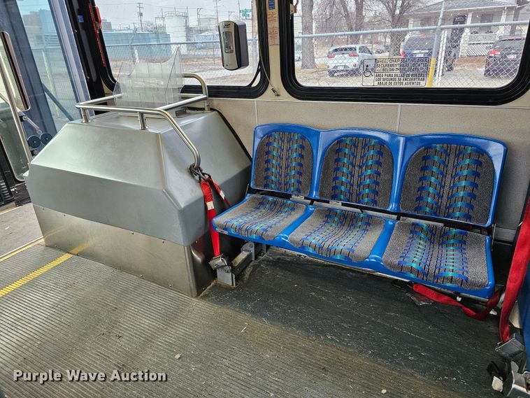 image for item DO4216 2006 Gillig G29B102N4  transit bus