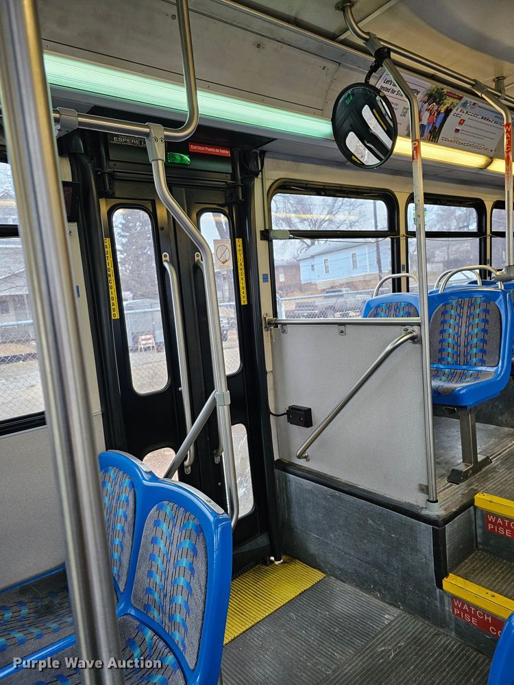 image for item DO4216 2006 Gillig G29B102N4  transit bus