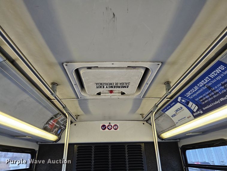 image for item DO4216 2006 Gillig G29B102N4  transit bus