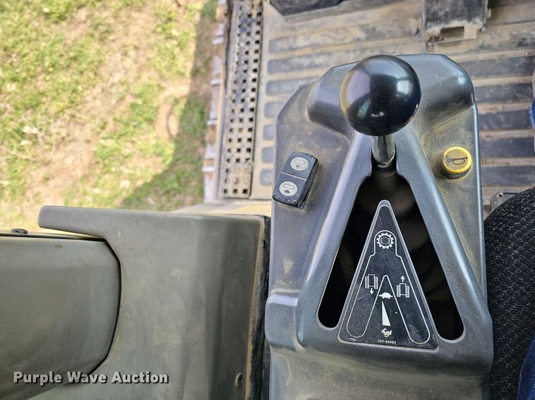 image for item DO4311 2009 Caterpillar 963D  track loader