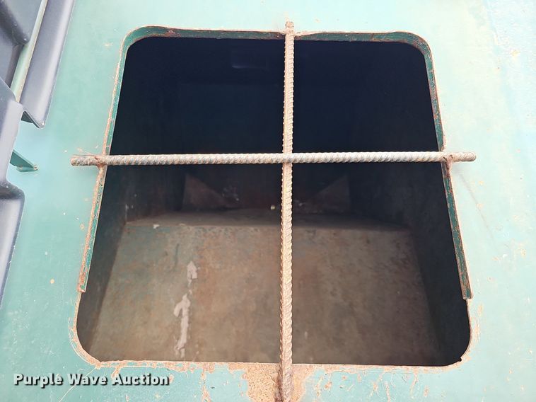 image for item DO4319 Roll-off recycling container