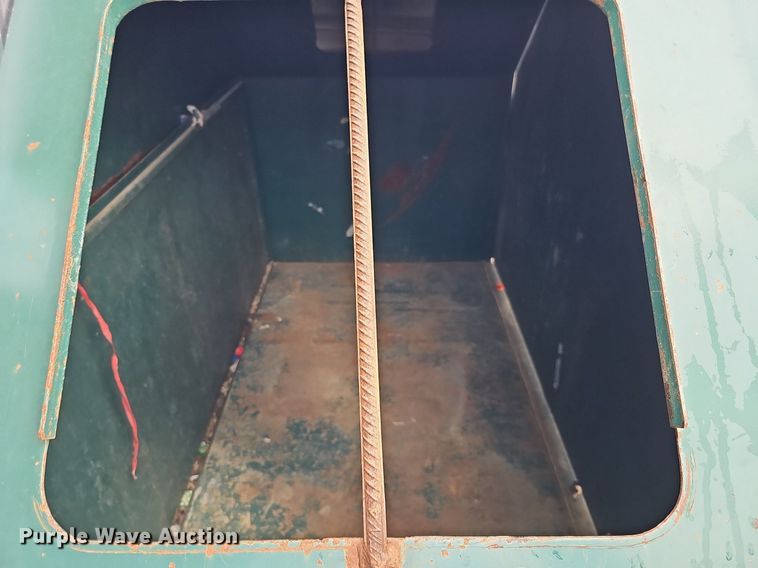 image for item DO4321 Roll-off recycling container