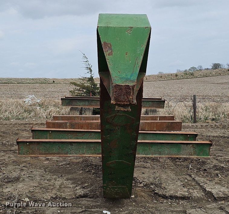 image for item DO4333 Shop built bale trailer