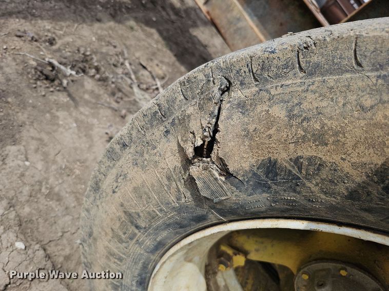 image for item DO4333 Shop built bale trailer