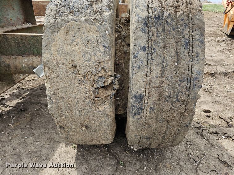 image for item DO4333 Shop built bale trailer