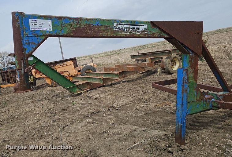 image for item DO4334 Gnuse Mfg Co  refuse bale trailer