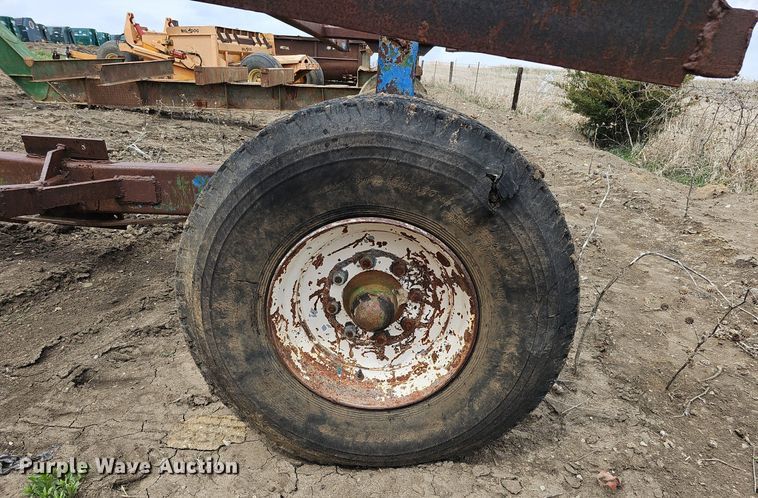 image for item DO4334 Gnuse Mfg Co  refuse bale trailer