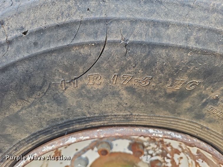 image for item DO4334 Gnuse Mfg Co  refuse bale trailer