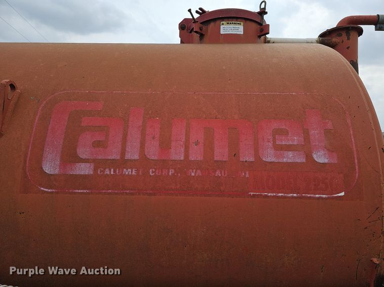 image for item DO4335 Calumet Corp V 2250  liquid manure spreader