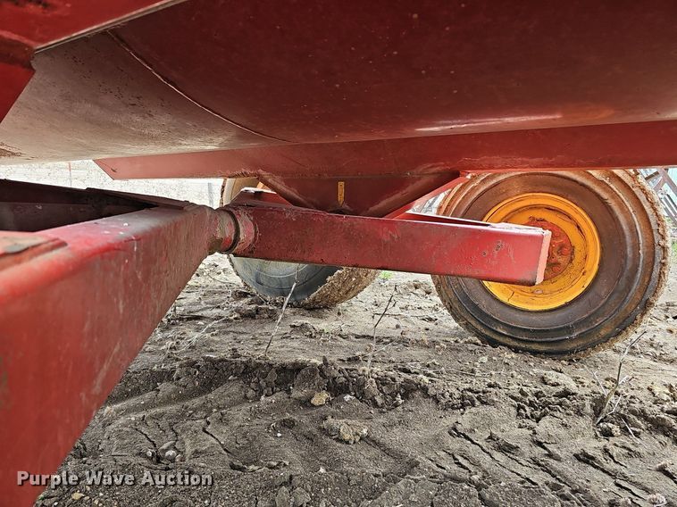 image for item DO4335 Calumet Corp V 2250  liquid manure spreader