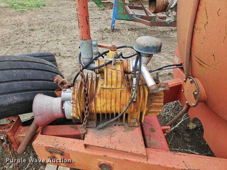 image for item DO4335 Calumet Corp V 2250  liquid manure spreader