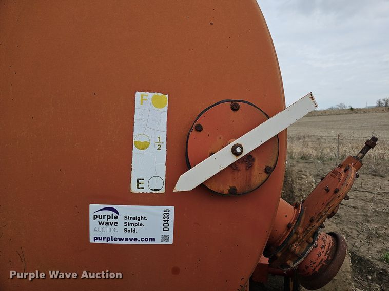 image for item DO4335 Calumet Corp V 2250  liquid manure spreader