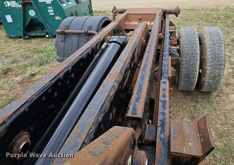 image for item DO4336 1999 Chevrolet C7500  hook lift truck