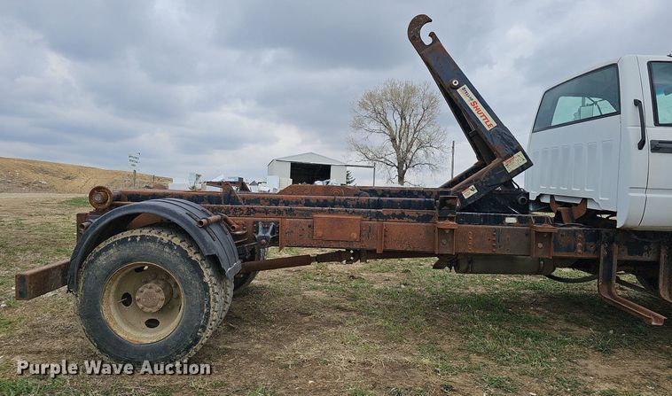 image for item DO4336 1999 Chevrolet C7500  hook lift truck