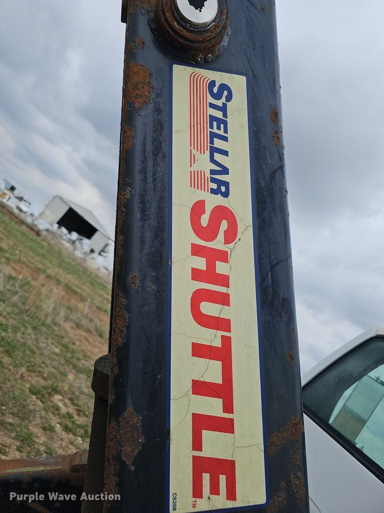 image for item DO4336 1999 Chevrolet C7500  hook lift truck