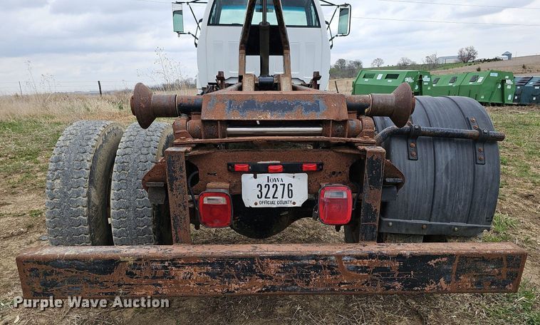 image for item DO4336 1999 Chevrolet C7500  hook lift truck