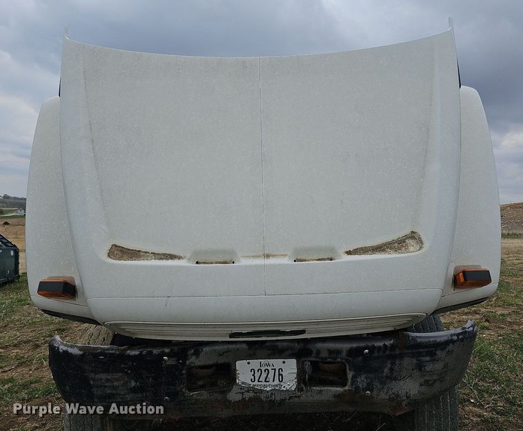 image for item DO4336 1999 Chevrolet C7500  hook lift truck