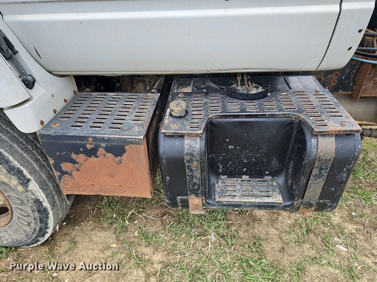 image for item DO4336 1999 Chevrolet C7500  hook lift truck